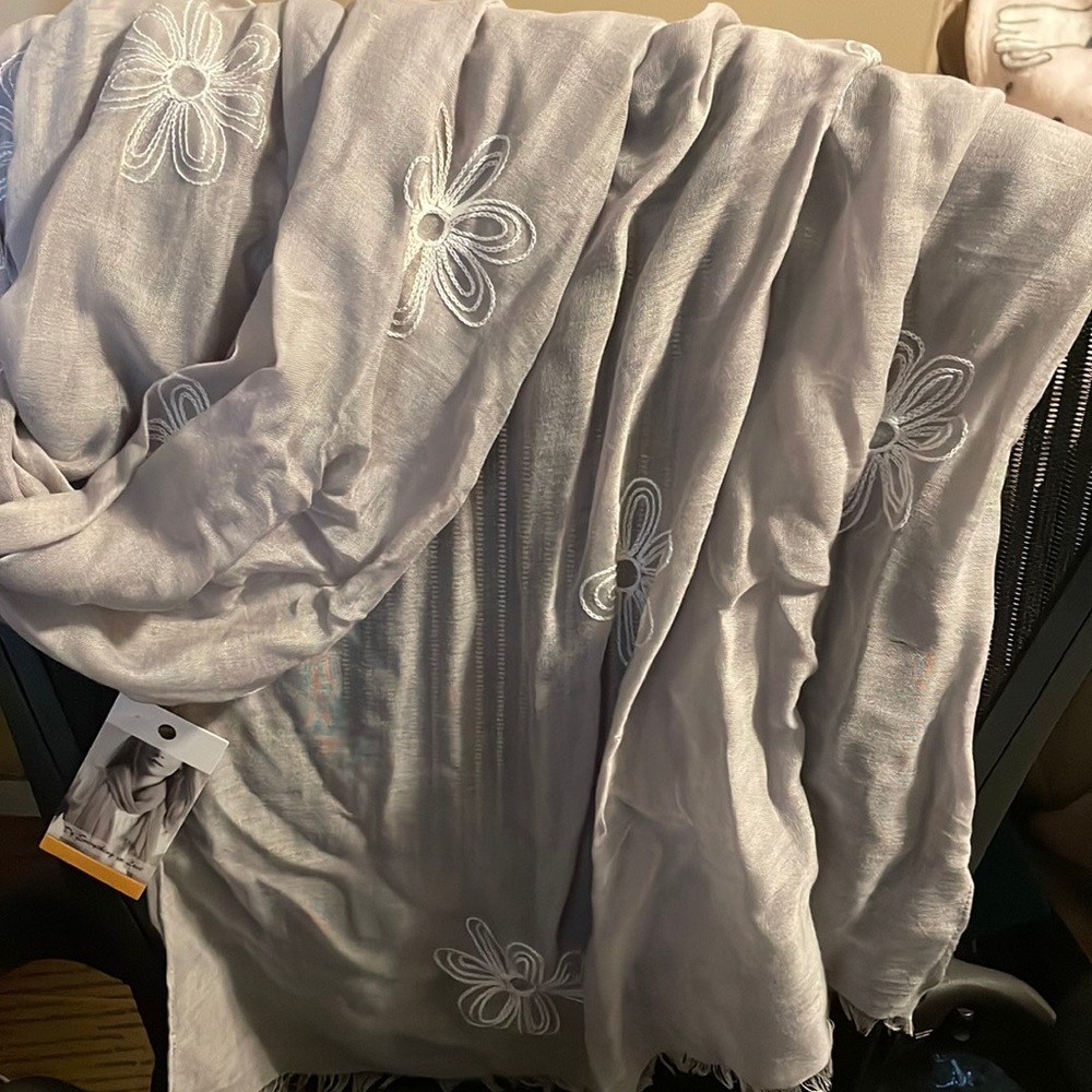 Hana beige floral scarf